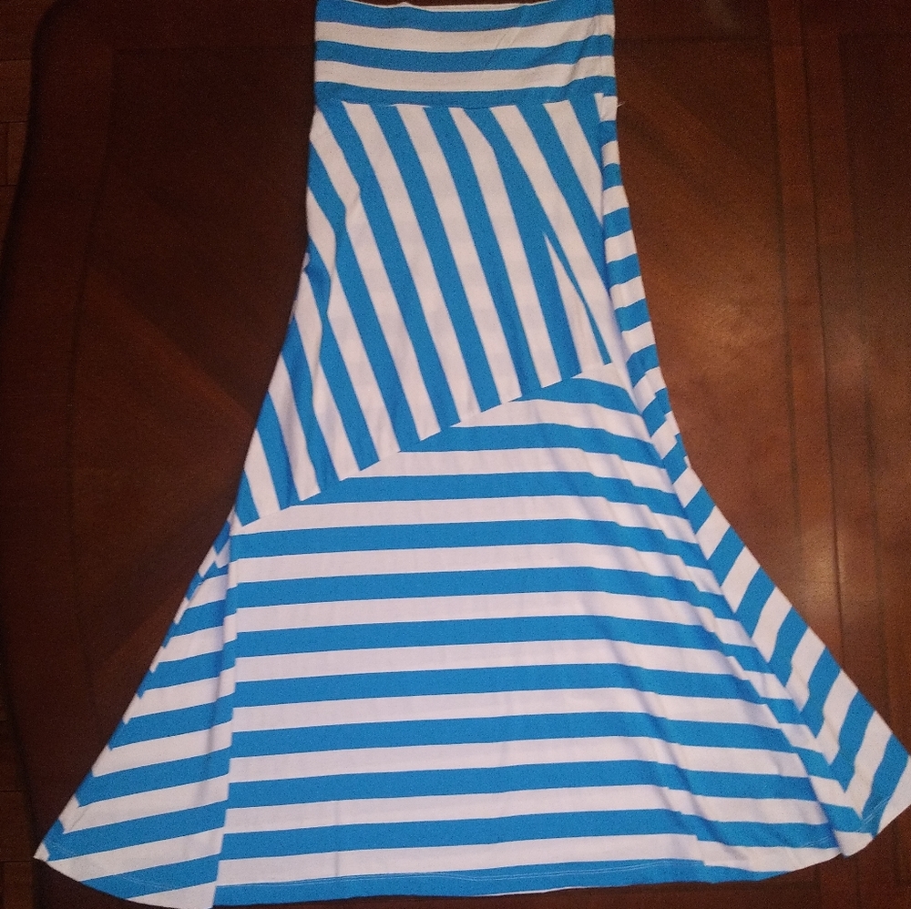 Young USA Long Skirt Large